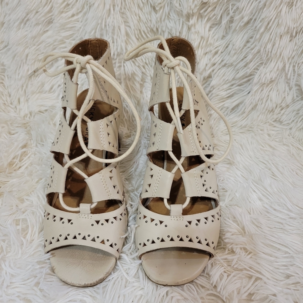 Lucky Brand Women's Tafia Wedge lace up perforated Sandal size 6.5M